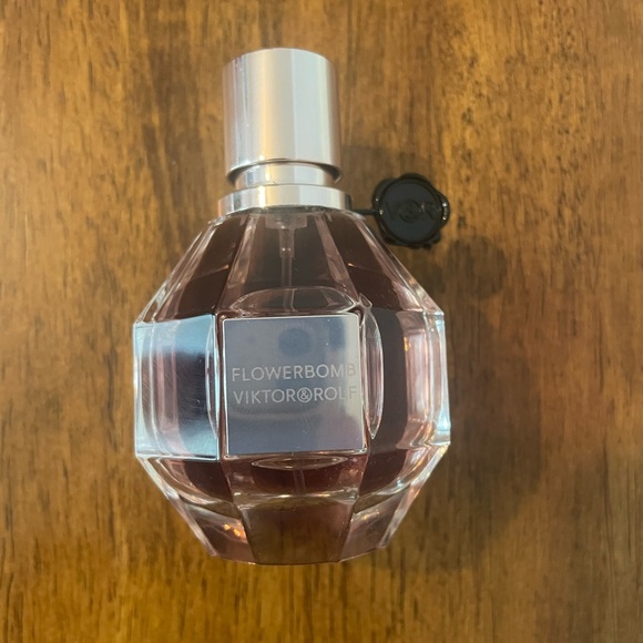 Viktor & Rolf Flowerbomb - Picture 3 of 4